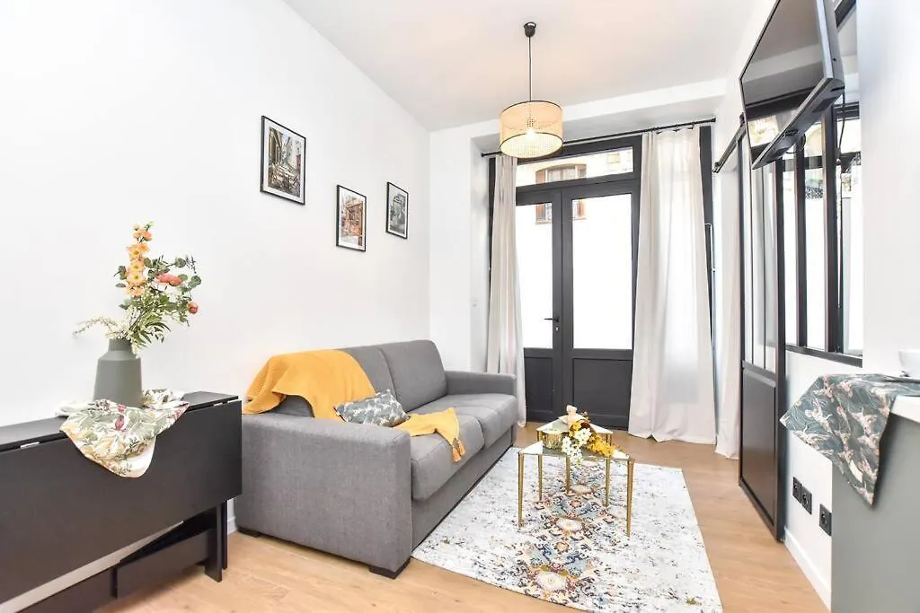 Charming Flat In Montmartre - Imhost Párizs